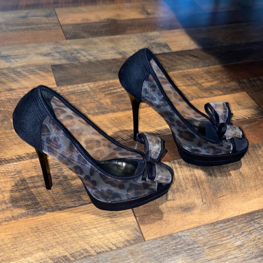 Kardashian Kollection size 9